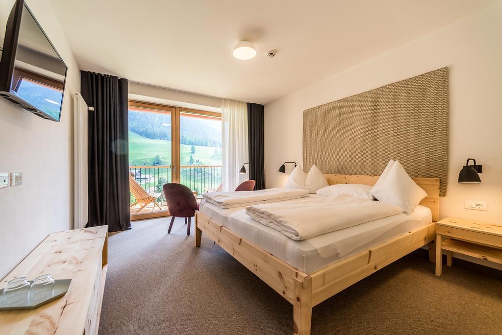 Hotel Tyrol Funes  Exterior foto